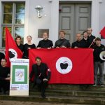 Nach erfolgreicher Mission. Der Rektor lässt binnen Stunden die umstrittene Namenstafel der rechtsnationalen Burschenschaft entfernen. Ein Sieg für die Apfelfront. Nach erfolgreicher Mission. Der Rektor lässt binnen Stunden die umstrittene Namenstafel der rechtsnationalen Burschenschaft entfernen. Ein Sieg für die Apfelfront.