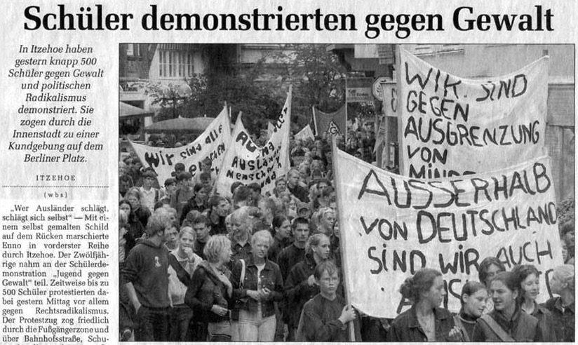Schüler demonstrieren gegen Gewalt, Zeitungsausschnitt